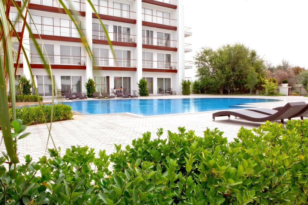 Sea Breeze Resort & Residences Baku Exterior photo